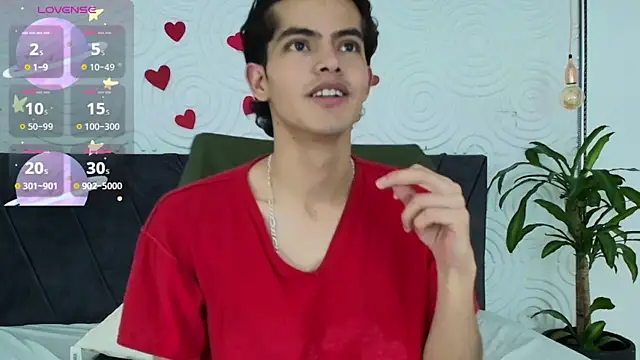 Snapshot of Maximoherrera_16 chatting on 05-20-26, 12:44 Maximoherrera 16 online show from 05-20-26, 12:44