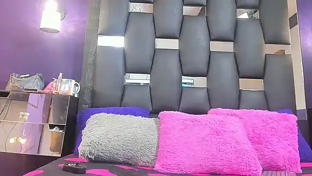 EMYCLARK01 online show from 04-13-26, 05:13