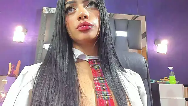 Snapshot of EMYCLARK01 chatting on 05-30-26, 03:36 EMYCLARK01 online show from 05-30-26, 03:36
