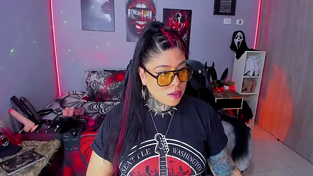 Veronika metal online show from 12-15-25, 04:11