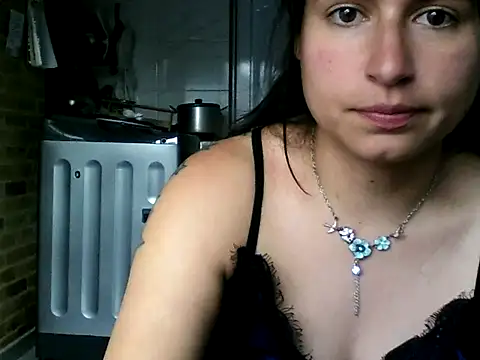 Snapshot of Escarcha-blue chatting on 03-09-25, 10:52 Escarcha-blue online show from 03-09-25, 10:52