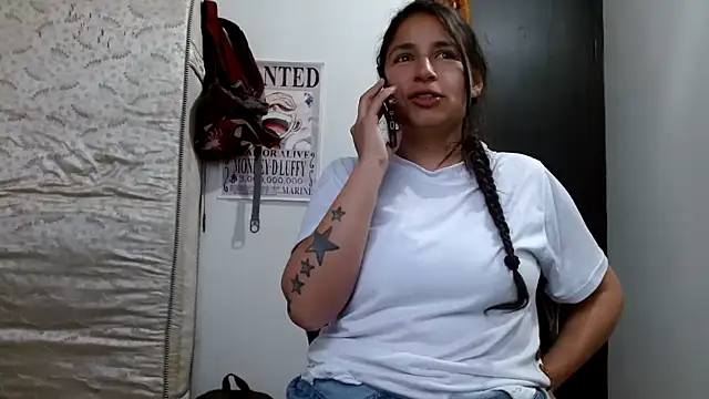 Snapshot of Escarcha-blue chatting on 09-18-25, 10:34 Escarcha-blue online show from 09-18-25, 10:34