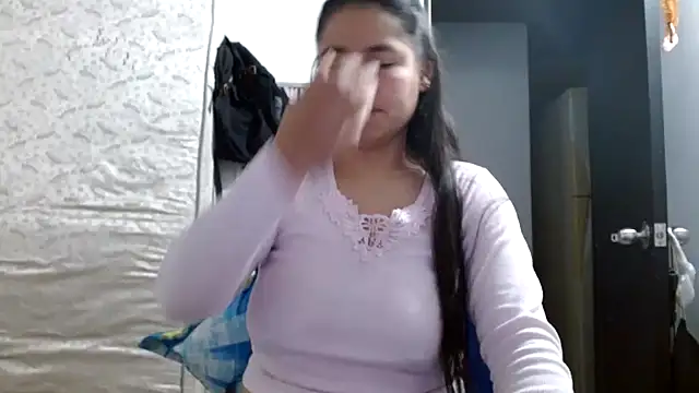 Snapshot of Escarcha-blue chatting on 10-10-25, 11:26 Escarcha-blue online show from 10-10-25, 11:26