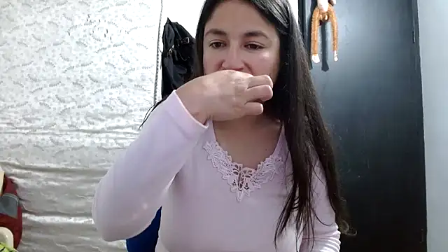 Snapshot of Escarcha-blue chatting on 10-23-25, 10:41 Escarcha-blue online show from 10-23-25, 10:41