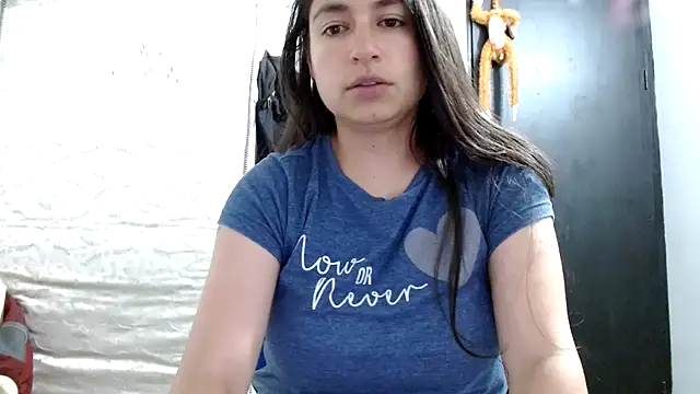 Snapshot of Escarcha-blue chatting on 10-25-25, 04:09 Escarcha-blue online show from 10-25-25, 04:09