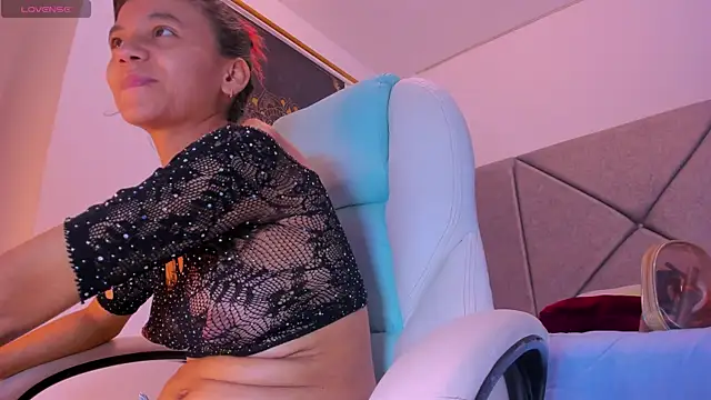 Snapshot of gime_lara chatting on 03-14-25, 07:12 gime lara online show from 03-14-25, 07:12