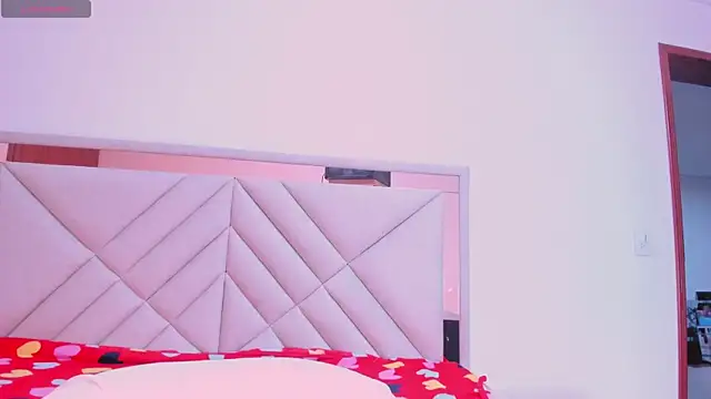 Snapshot of gime_lara chatting on 10-16-25, 07:04 gime lara online show from 10-16-25, 07:04