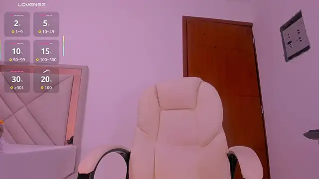 Snapshot of gime_lara chatting on 10-27-25, 12:20 gime lara online show from 10-27-25, 12:20