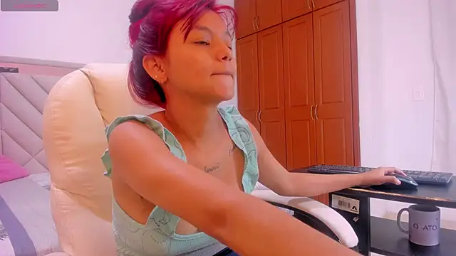 Snapshot of gime_lara chatting on 11-06-25, 11:55 gime lara online show from 11-06-25, 11:55