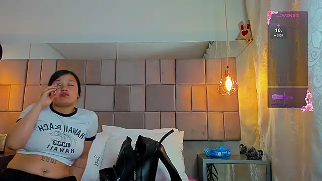 Snapshot of celeste_star0 chatting on 11-18-25, 02:06 celeste star0 online show from 11-18-25, 02:06