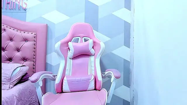 Gianna Watson online show from 03-04-25, 01:17