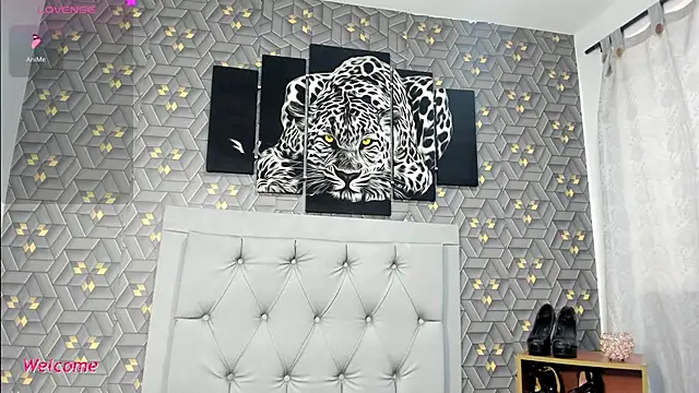 Nicolane Palmer online show from 03-17-25, 01:18