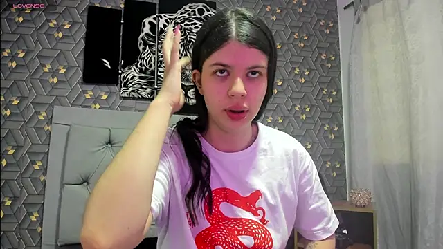 Nicolane Palmer online show from 03-19-25, 01:18