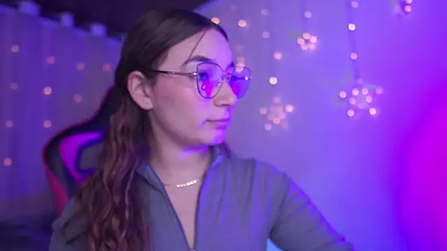 Snapshot of issa_monterrey chatting on 11-25-25, 10:32 issa monterrey online show from 11-25-25, 10:32