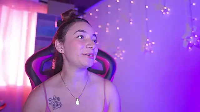 Snapshot of issa_monterrey chatting on 02-03-26, 10:26 issa monterrey online show from 02-03-26, 10:26