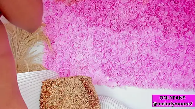 Snapshot of Melodymoore_ chatting on 11-13-25, 10:08 Melodymoore online show from 11-13-25, 10:08