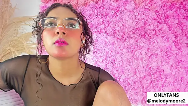 Snapshot of Melodymoore_ chatting on 12-03-25, 10:41 Melodymoore online show from 12-03-25, 10:41