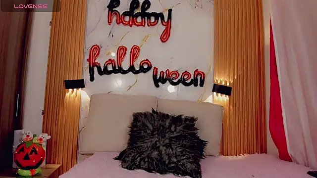 Snapshot of ValeriCardenas chatting on 10-02-25, 01:01 ValeriCardenas online show from 10-02-25, 01:01