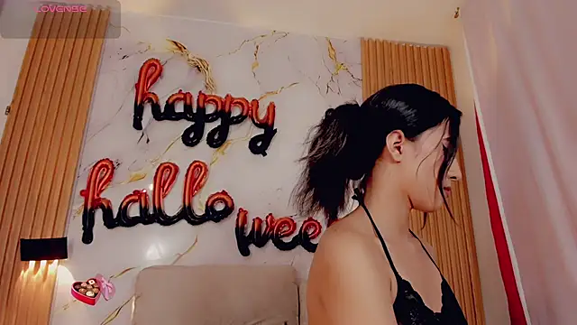 Snapshot of ValeriCardenas chatting on 10-04-25, 12:41 ValeriCardenas online show from 10-04-25, 12:41