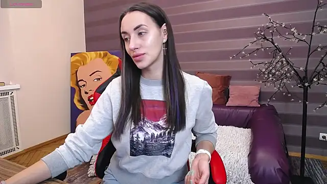 JenniferStone online show from 02-05-25, 08:11