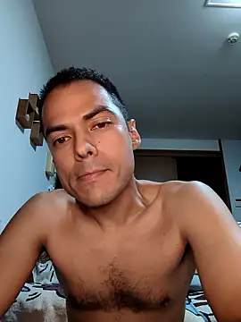 Snapshot of galhegol chatting on 10-21-25, 01:12 galhegol online show from 10-21-25, 01:12