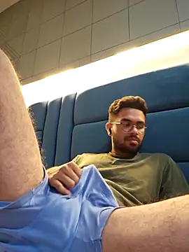 Snapshot of ayush292000 chatting on 09-10-25, 05:13 ayush292000 online show from 09-10-25, 05:13