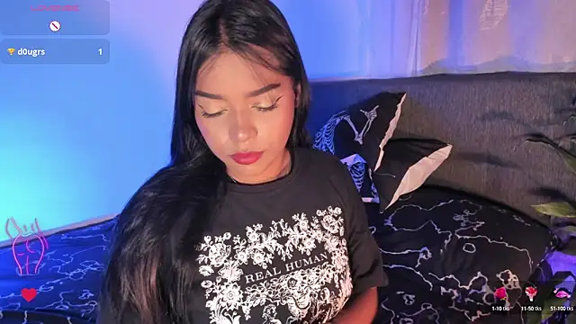 Snapshot of kathdolly chatting on 10-15-25, 04:12 kathdolly online show from 10-15-25, 04:12