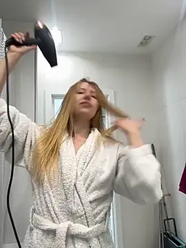 EvaBrooklyn online show from 02-28-25, 09:36