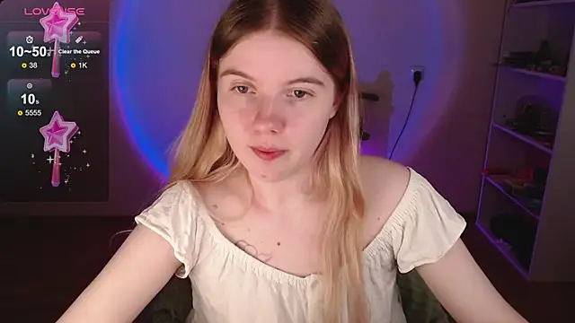 Strawberry juli online show from 05-01-26, 11:59