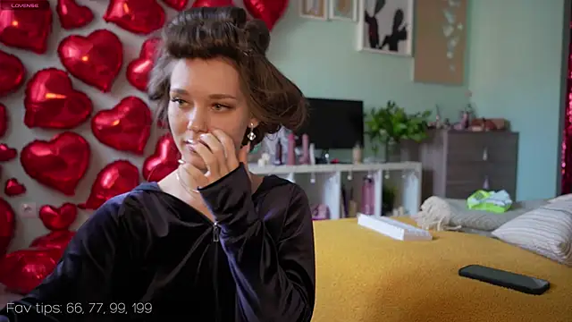 Moni Carroll online show from 03-02-25, 01:27