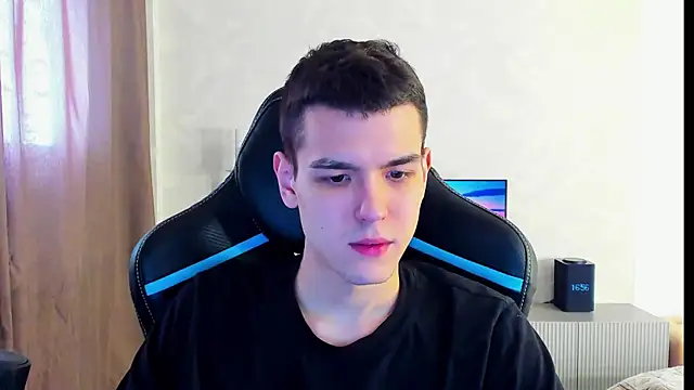 Snapshot of TravisRevas chatting on 03-14-25, 01:57 TravisRevas online show from 03-14-25, 01:57