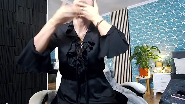 Snapshot of zoeylarkens chatting on 11-27-25, 06:54 zoeylarkens online show from 11-27-25, 06:54