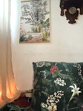 Snapshot of Rosemarie_Blu chatting on 11-08-25, 11:32 Rosemarie Blu online show from 11-08-25, 11:32