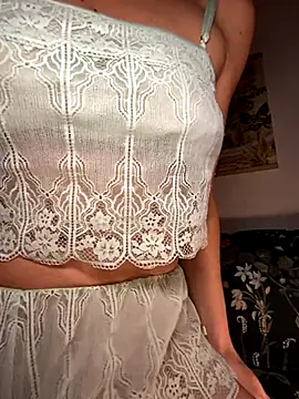 Snapshot of Rosemarie_Blu chatting on 11-20-25, 04:12 Rosemarie Blu online show from 11-20-25, 04:12