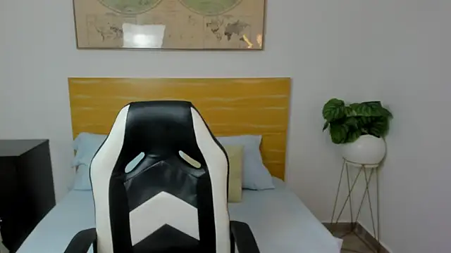 Snapshot of dulce_victoriaa_ chatting on 03-15-25, 12:45 dulce victoriaa online show from 03-15-25, 12:45