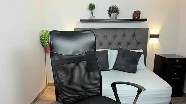 Snapshot of dulce_victoriaa_ chatting on 03-15-25, 06:54 dulce victoriaa online show from 03-15-25, 06:54