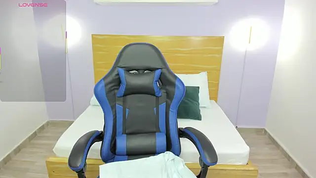 dulce victoriaa  online show from 04-28-26, 03:44