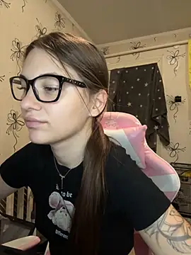 Snapshot of MrrKate chatting on 10-08-25, 01:03 MrrKate online show from 10-08-25, 01:03