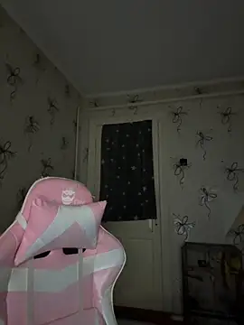 Snapshot of MrrKate chatting on 11-22-25, 01:37 MrrKate online show from 11-22-25, 01:37