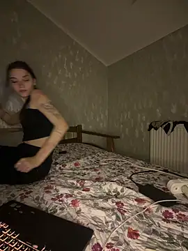 Snapshot of MrrKate chatting on 03-25-26, 11:55 MrrKate online show from 03-25-26, 11:55