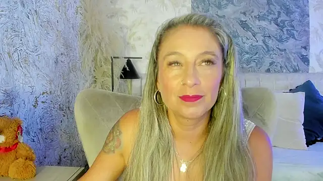 Liannaa  online show from 12-01-25, 08:03