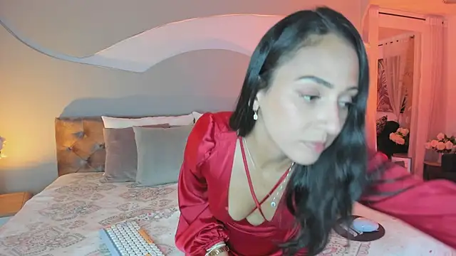 Elizabeth clark  online show from 12-19-25, 07:43