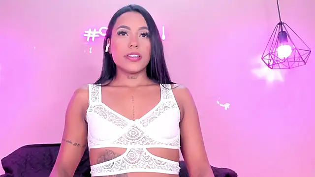 Snapshot of alahia_betancurx chatting on 03-14-25, 12:40 alahia betancurx online show from 03-14-25, 12:40