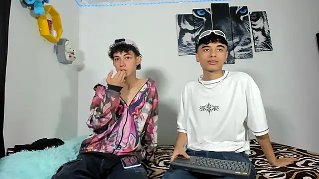 Maxxi hot23 online show from 03-22-25, 02:14