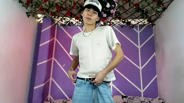 Maxxi hot23 online show from 09-25-25, 07:28