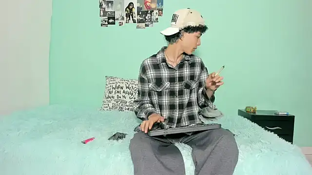 Maxxi hot23 online show from 11-07-25, 08:42