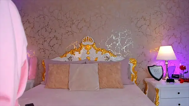 ScarlettWallace online show from 11-01-25, 04:53