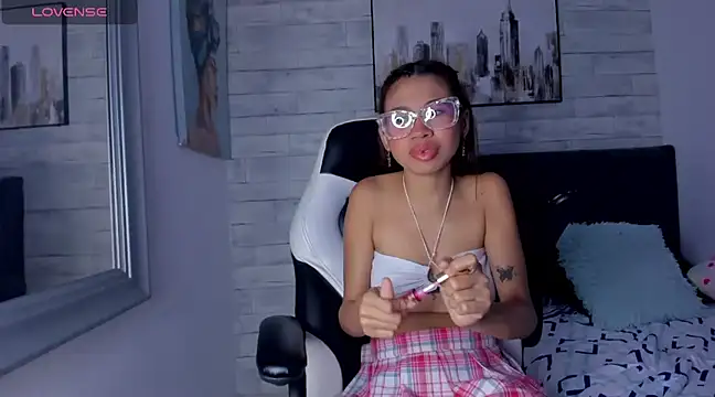 Snapshot of Aida_princess chatting on 02-28-25, 05:26 Aida princess online show from 02-28-25, 05:26