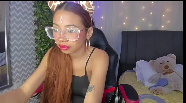 Snapshot of Aida_princess chatting on 03-06-25, 04:41 Aida princess online show from 03-06-25, 04:41