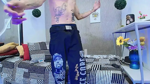 Snapshot of Patrick_Rango chatting on 02-27-25, 08:20 Patrick Rango online show from 02-27-25, 08:20